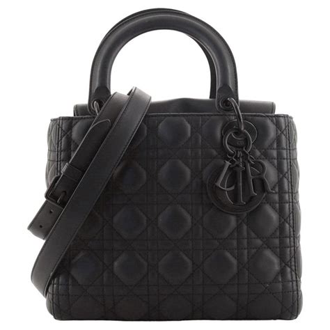 Sac Lady Dior Medium Cuir de veau Cannage ultramatte rouge 